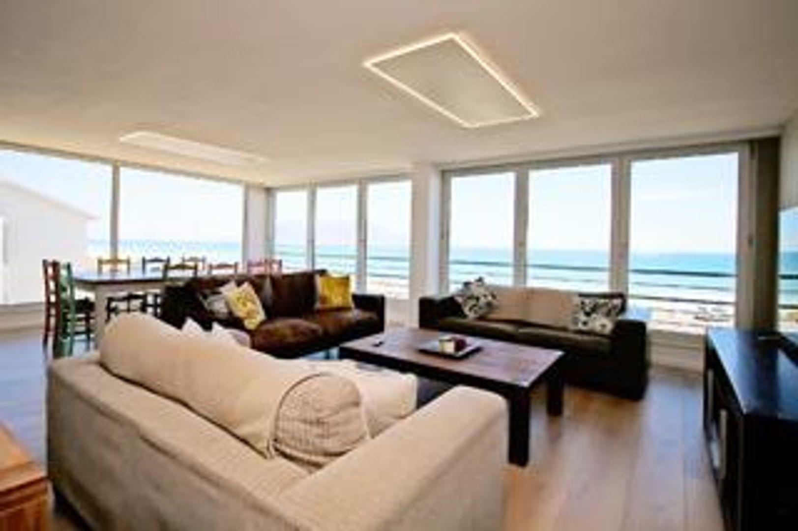 3 Bedroom Property for Sale in Bloubergrant Western Cape